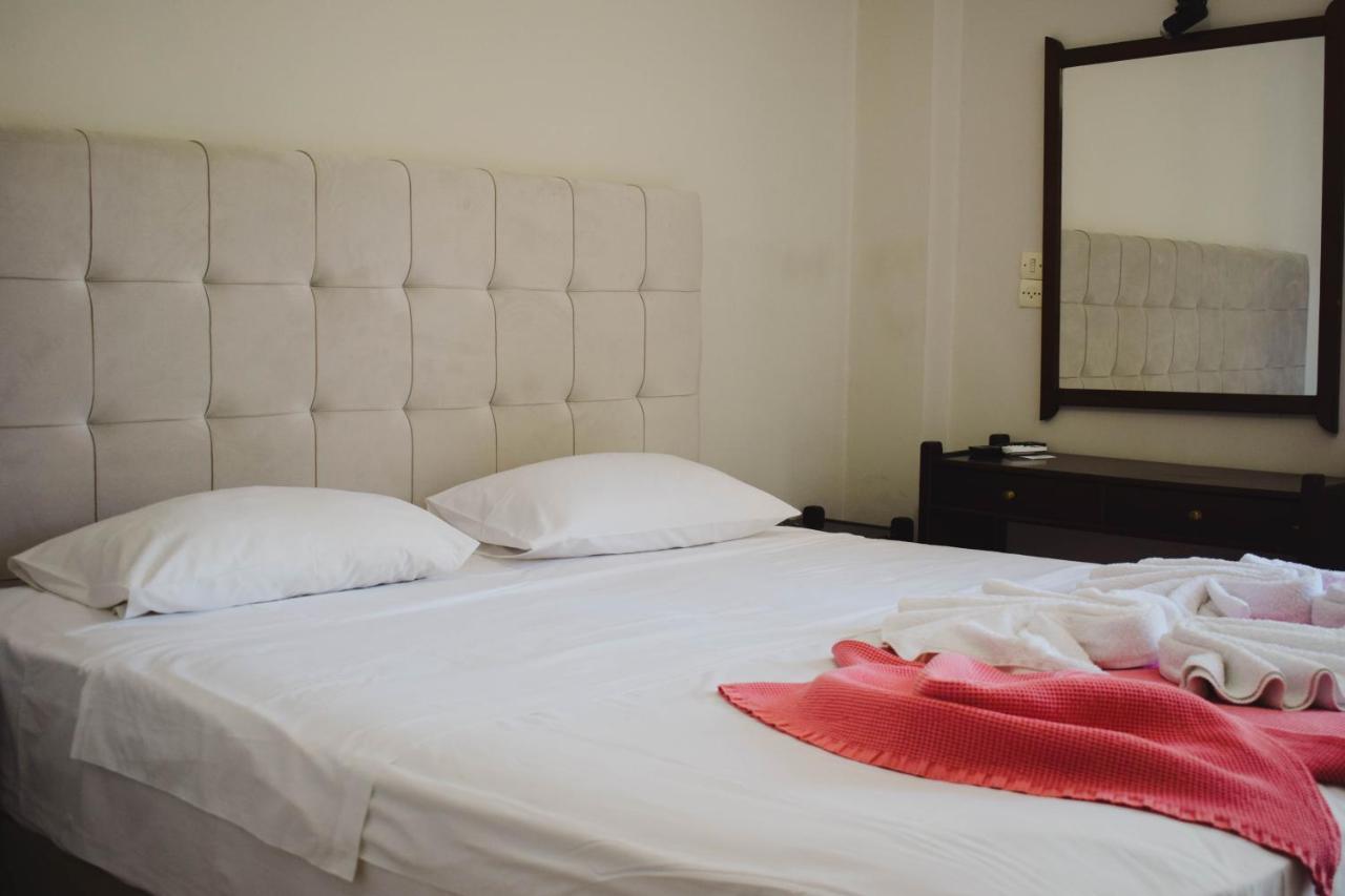 City Center Hotel 칼라마타 외부 사진